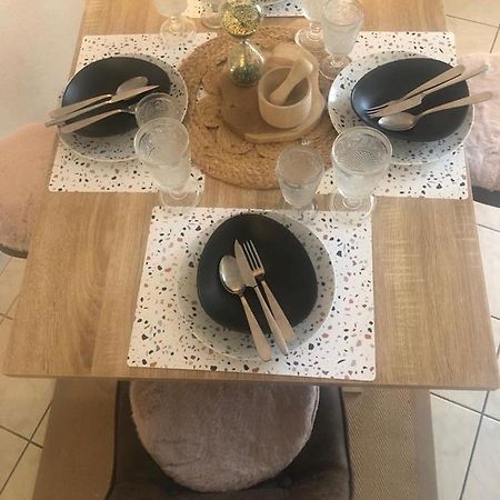 Le Camelia Apartment ตาลาร์ ภายนอก รูปภาพ